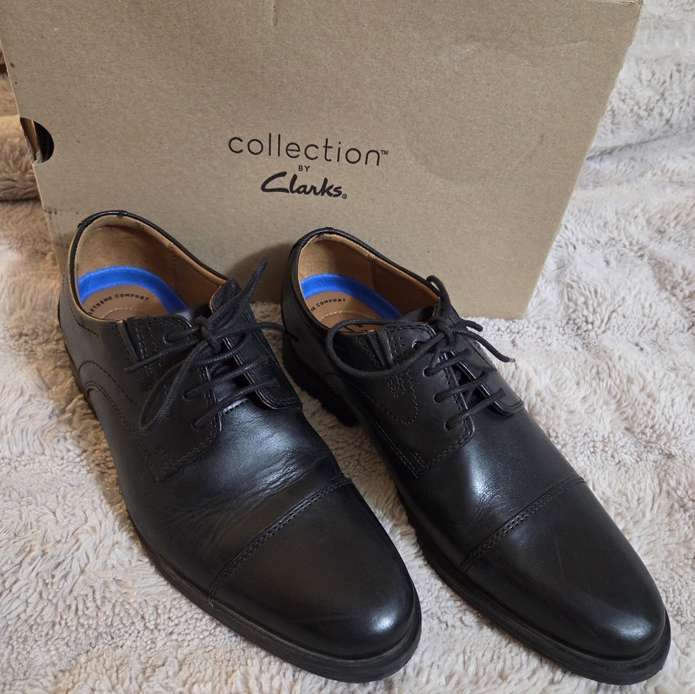 Mens Clarks Whiddon Cap Classic Black Leather Oxfords